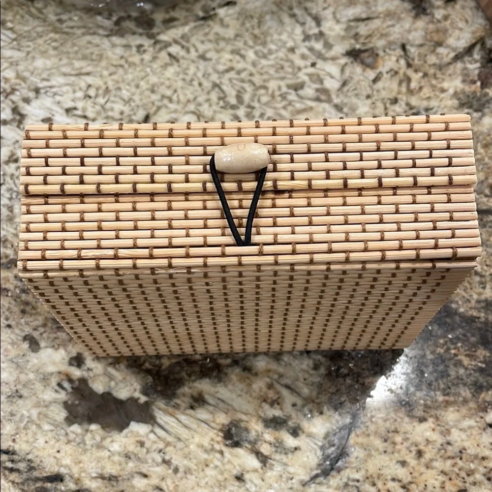 doTERRA Natural Woven Box - Picture 2 of 10